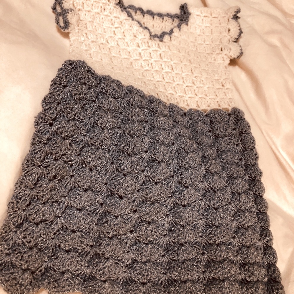 Frozen dress 6-9 months with head band with a braided pony tail 60